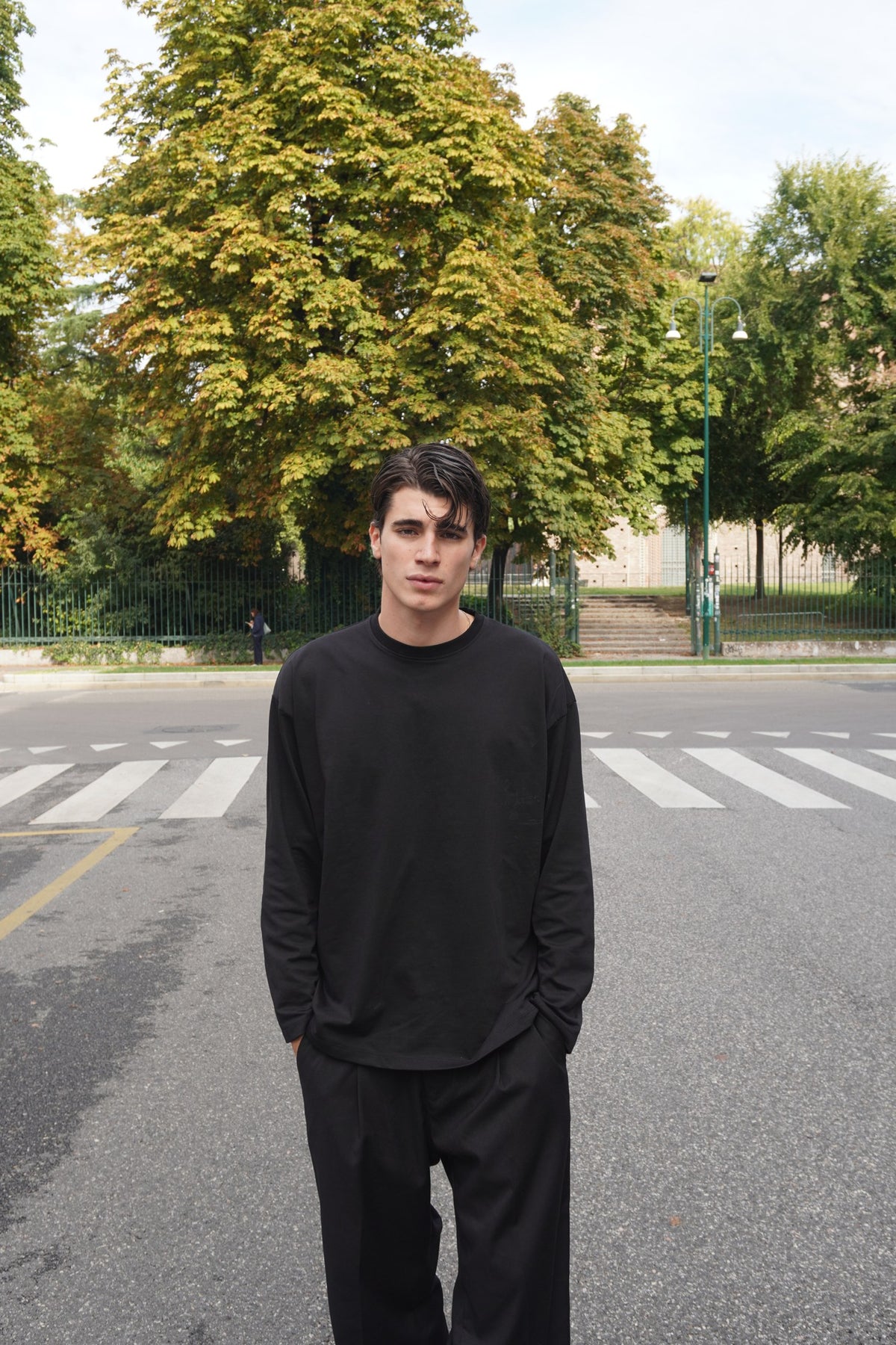 Maglia uomo a manica lunga nero - fotografia prodotto 2