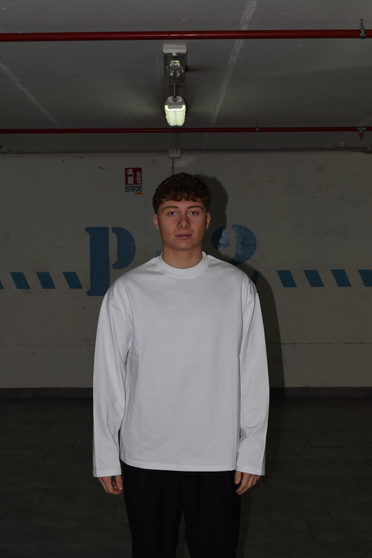 WHITE LONGSLEEVE OFF THE FEED