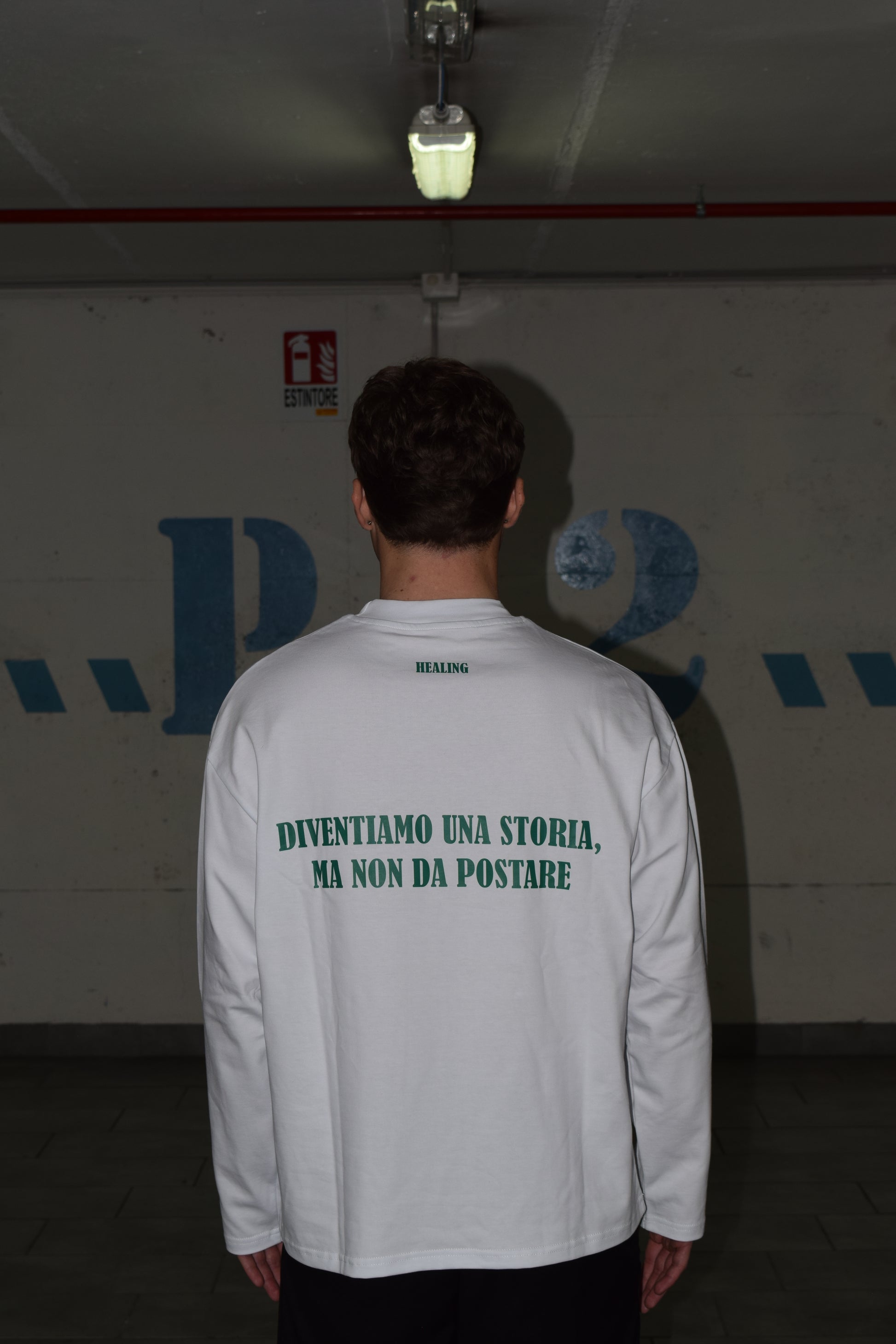 WHITE LONGSLEEVE OFF THE FEED