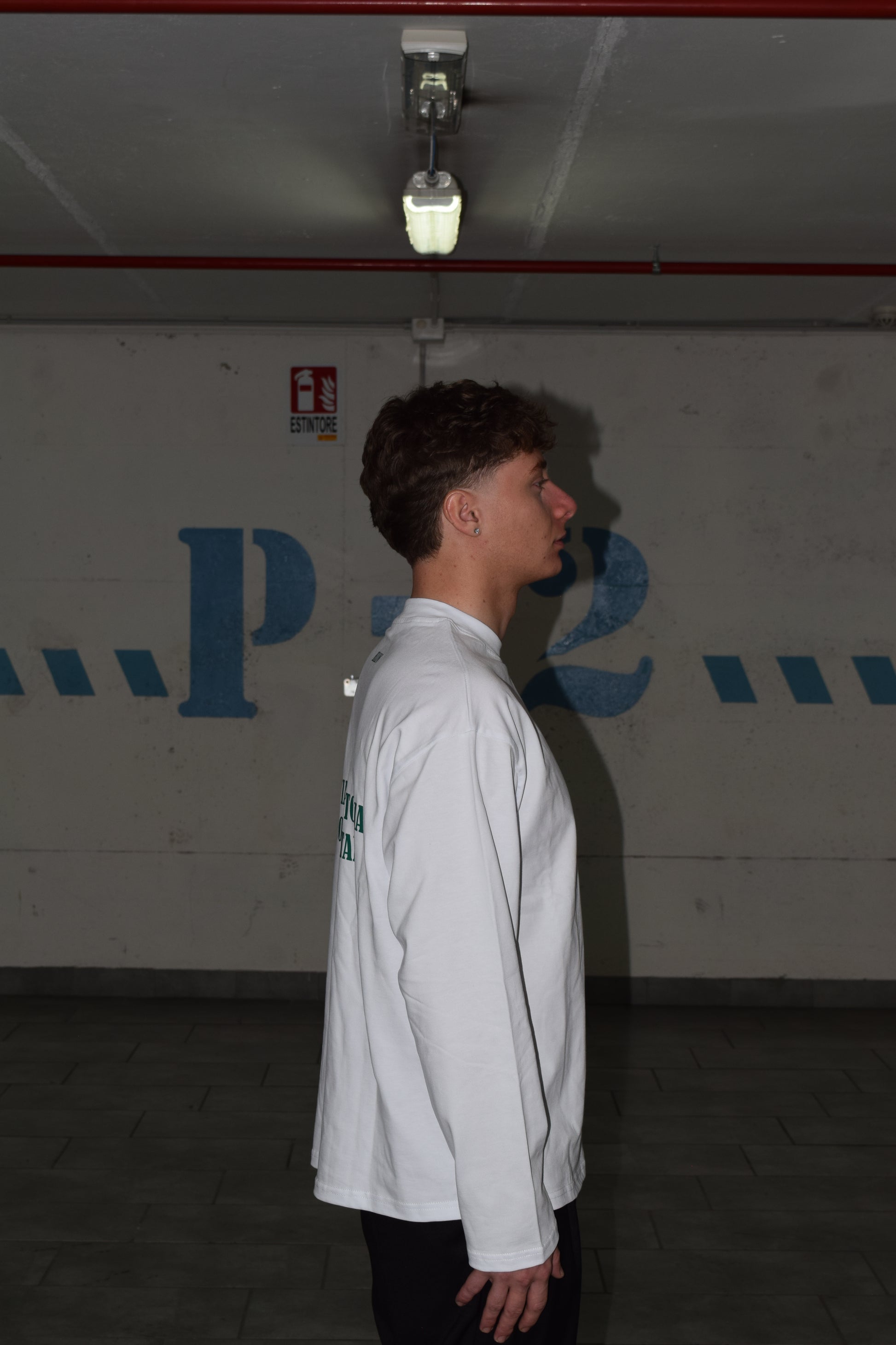 WHITE LONGSLEEVE OFF THE FEED